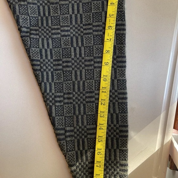 Oleana Made In Norway 100% Soft Wool Geometric Cardigan, Size Medium, NNT - Picture 9 of 9